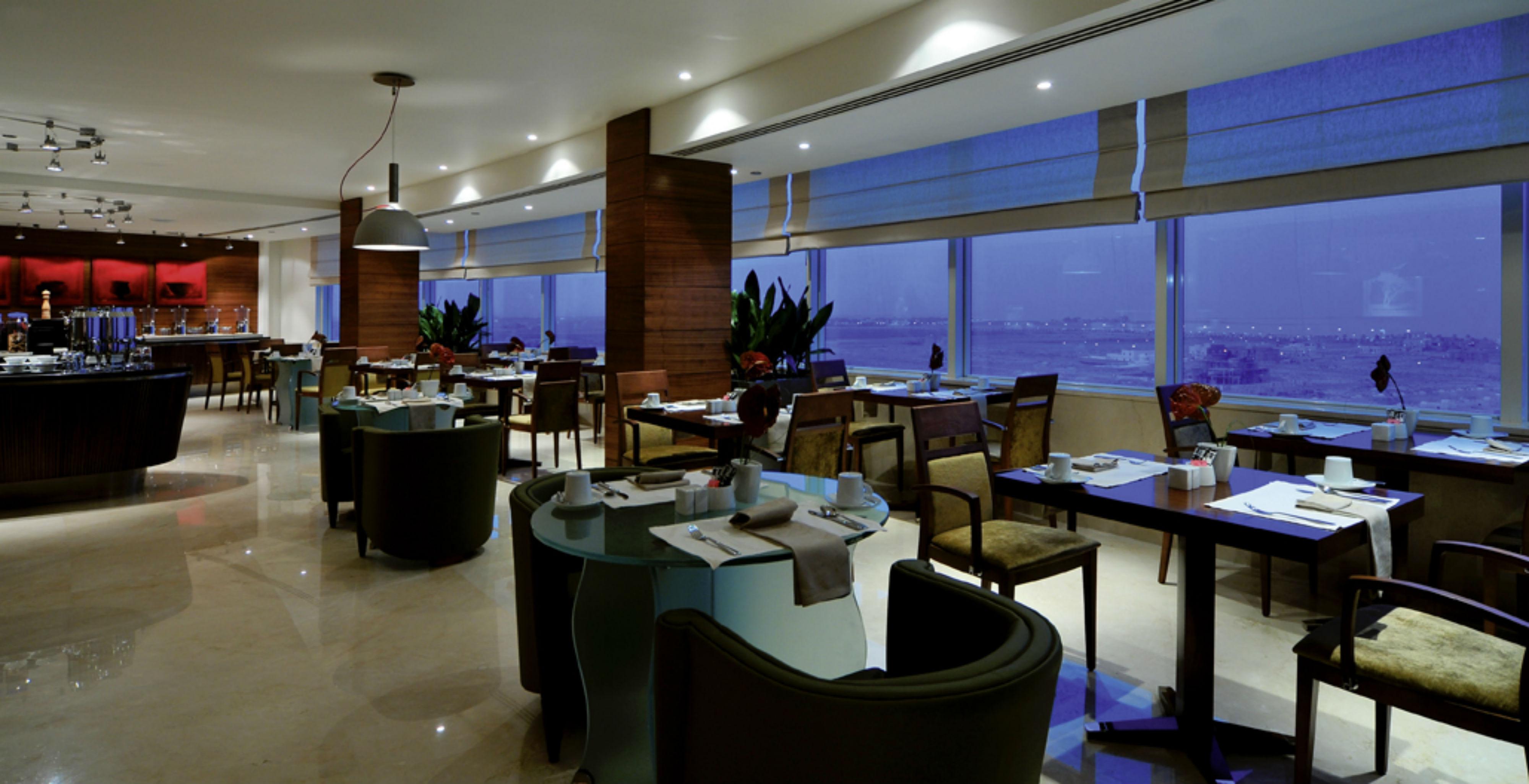 Moevenpick Hotel Khobar Extérieur photo The restaurant