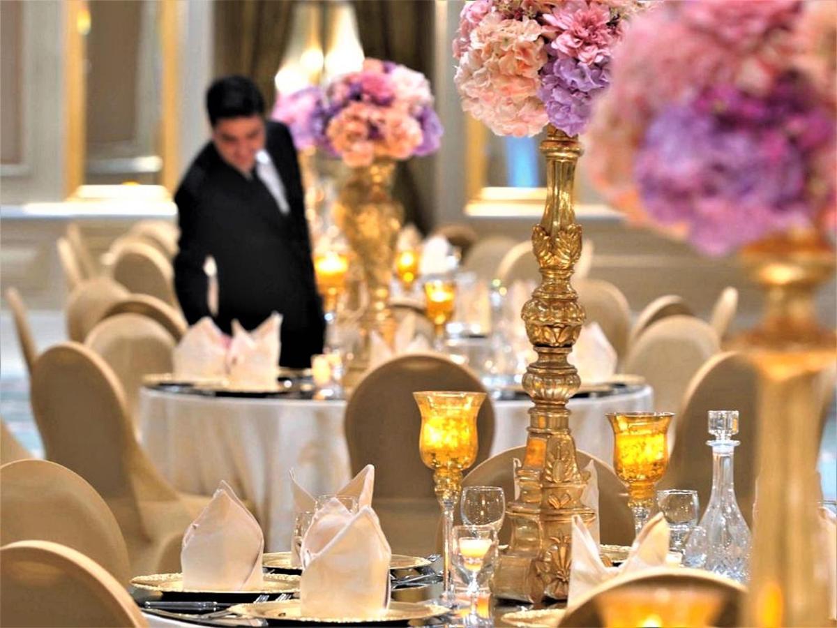Moevenpick Hotel Khobar Extérieur photo A restaurant in a hotel