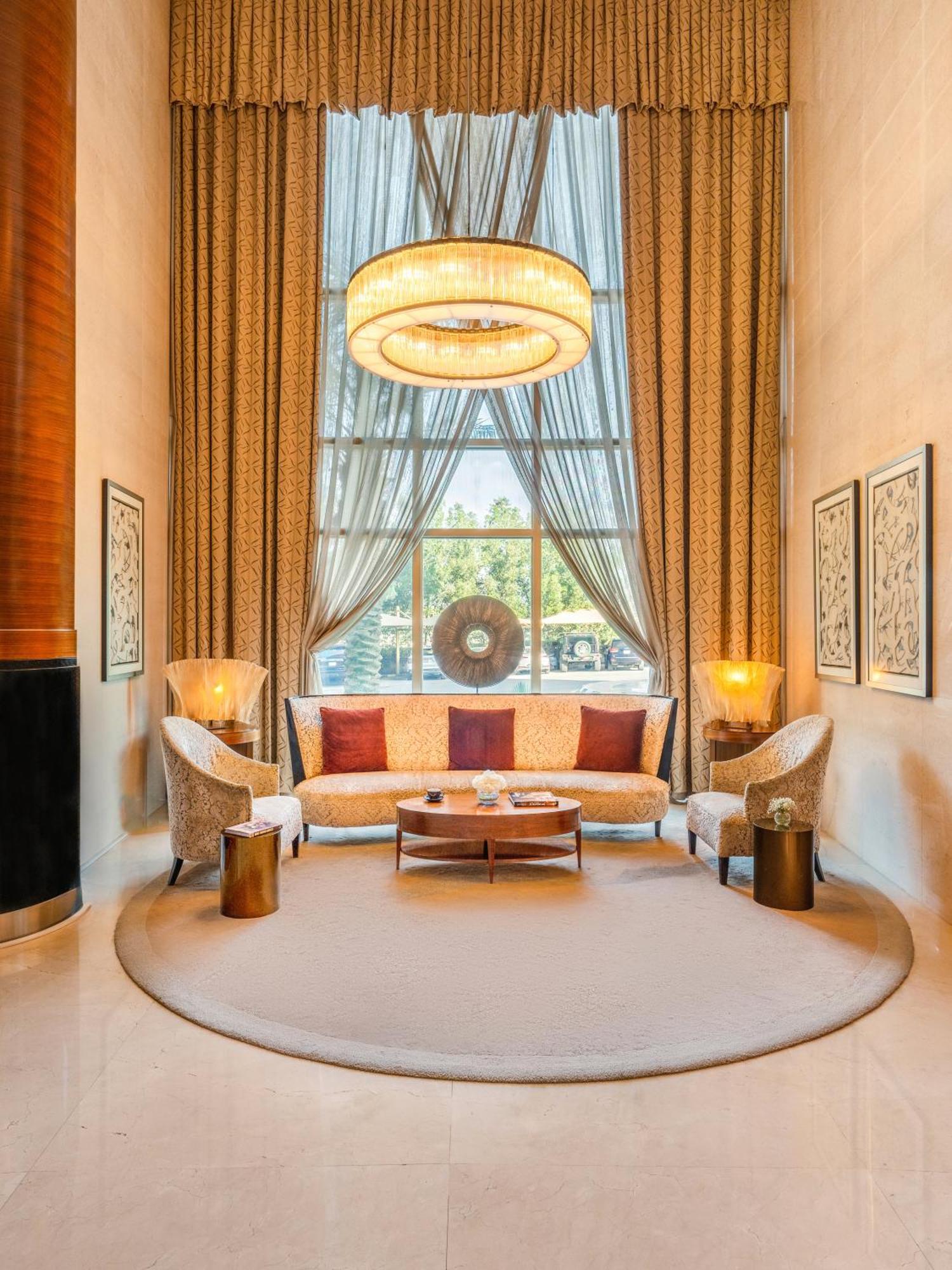 Moevenpick Hotel Khobar Extérieur photo The lobby of the hotel