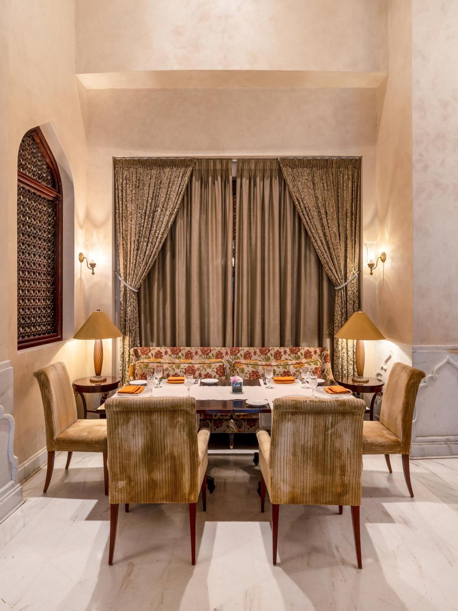 Moevenpick Hotel Khobar Extérieur photo The Imperial Dining Hall
