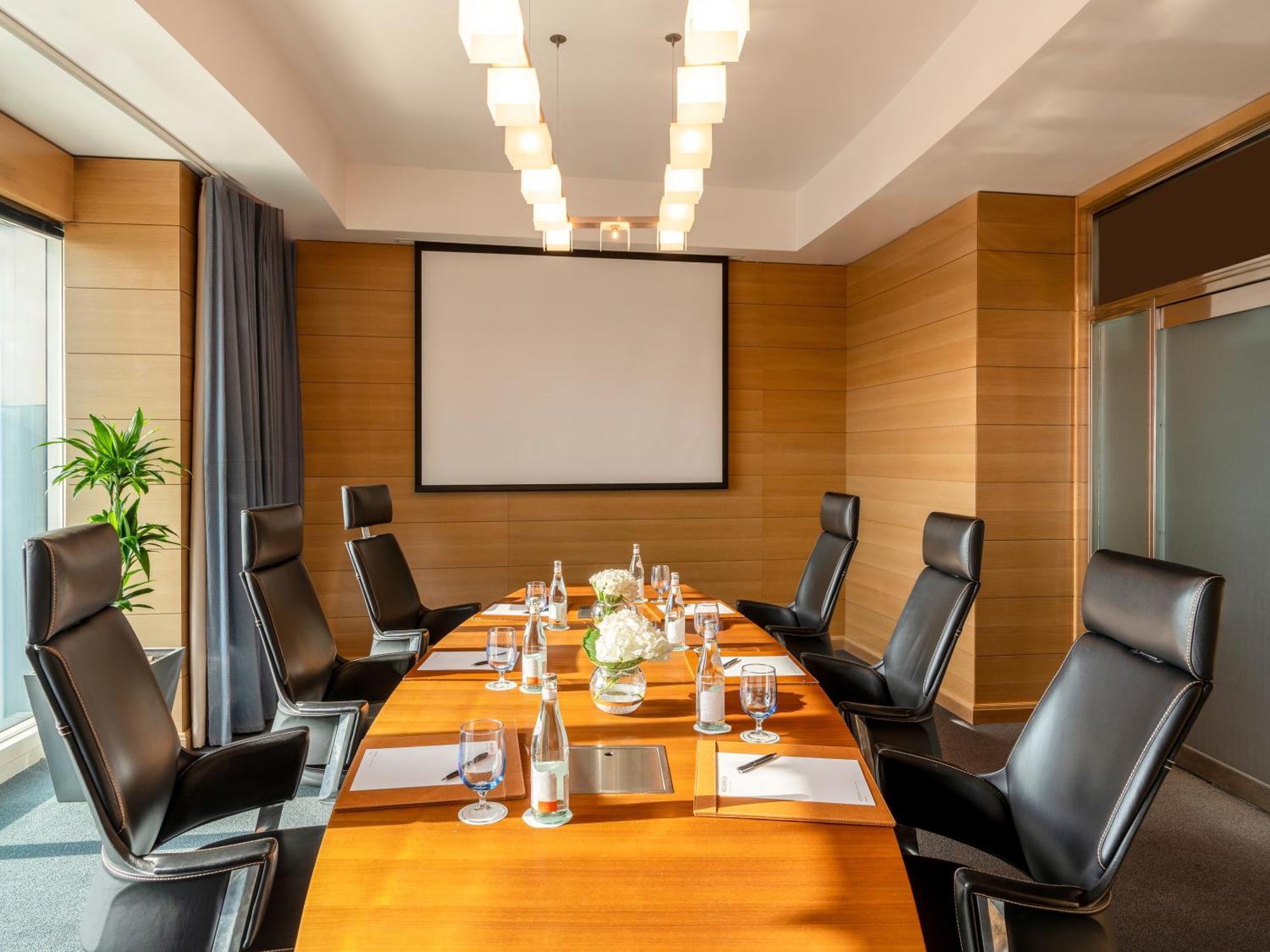 Moevenpick Hotel Khobar Extérieur photo Meeting room
