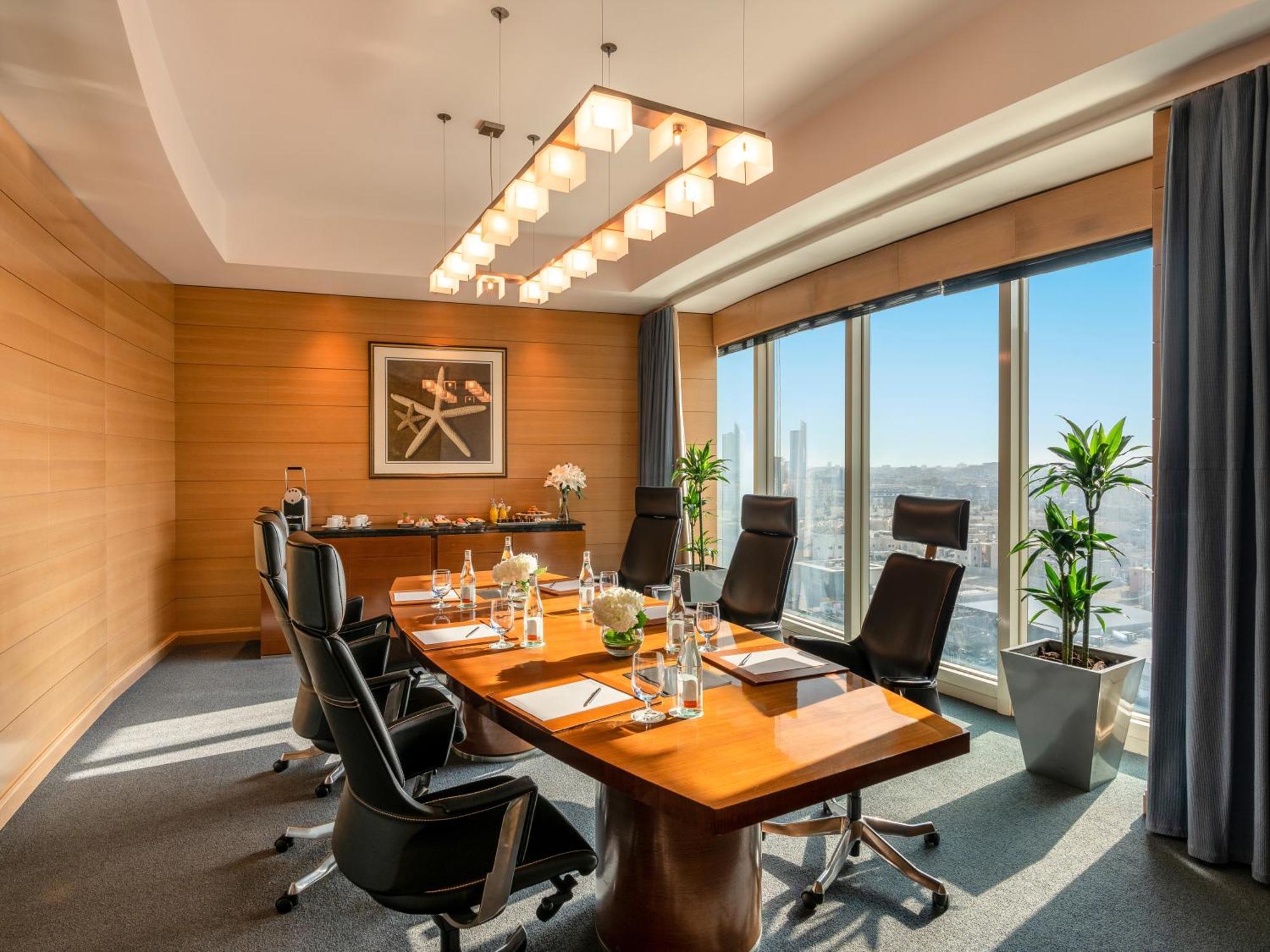 Moevenpick Hotel Khobar Extérieur photo Meeting room
