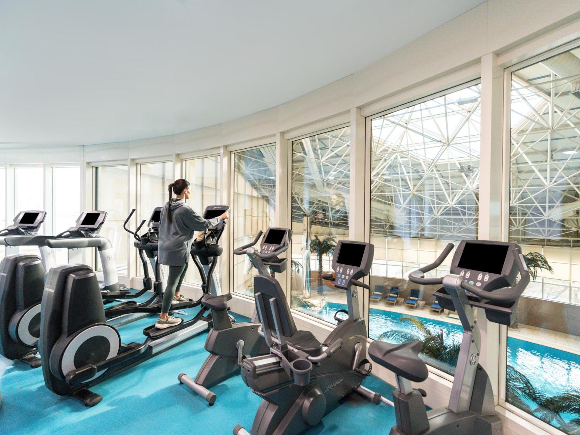 Moevenpick Hotel Khobar Extérieur photo The gym at the hotel