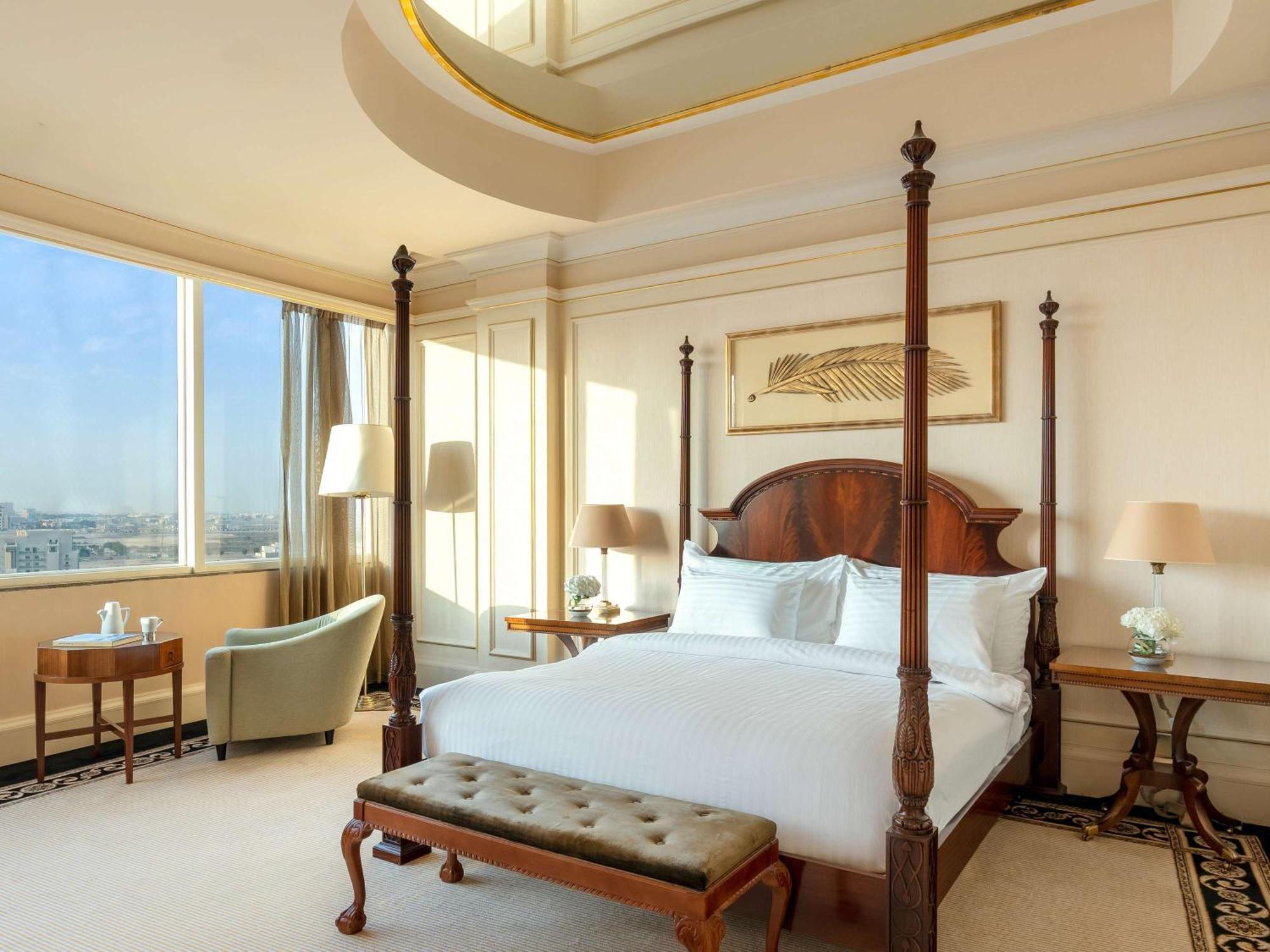 Moevenpick Hotel Khobar Extérieur photo A bedroom at the Four Seasons Hotel, Bangkok